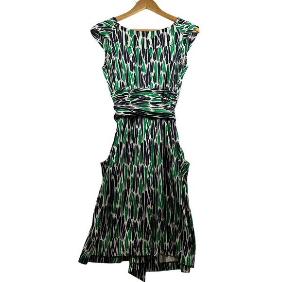 Diane von Furstenberg 100% Silk Modern Wrap Dress Sz 4 Green Abstract Ikat Print - Picture 4 of 10